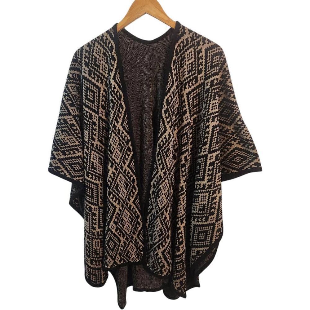 Boutique sweater‎ wrap shawl tan black Aztec print